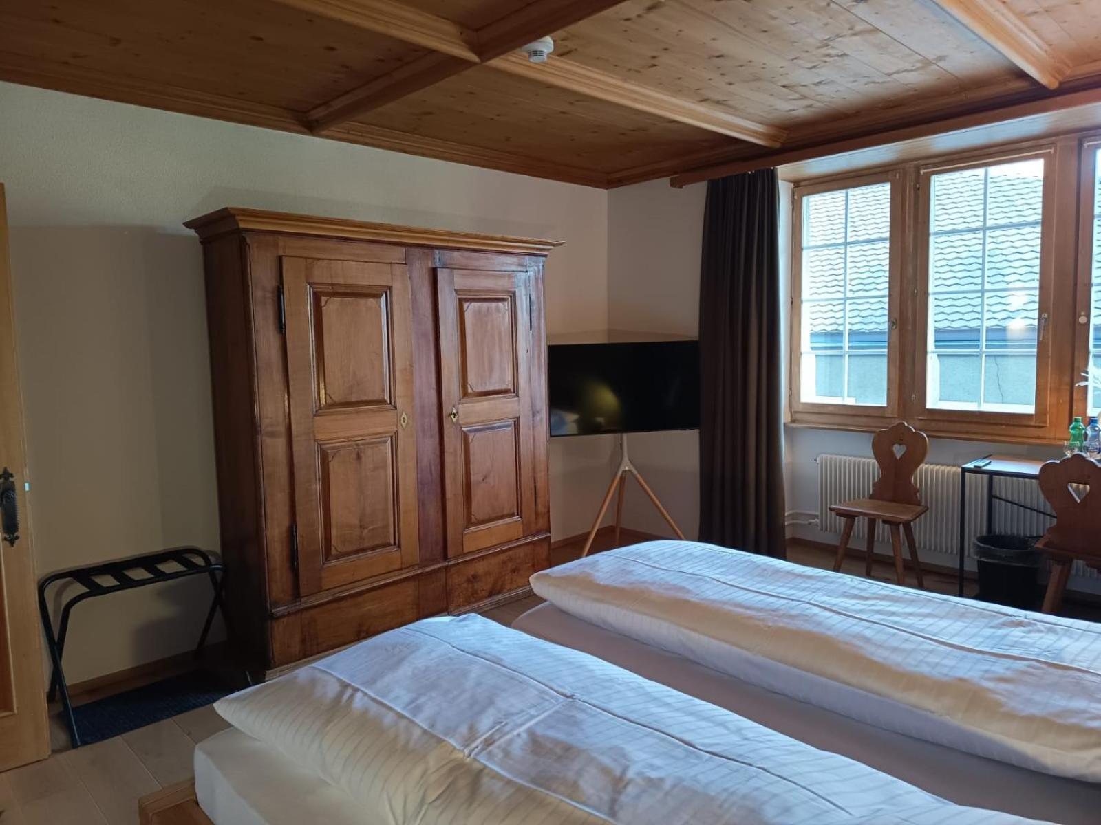 Hotel Restaurant Krone Aarberg 외부 사진